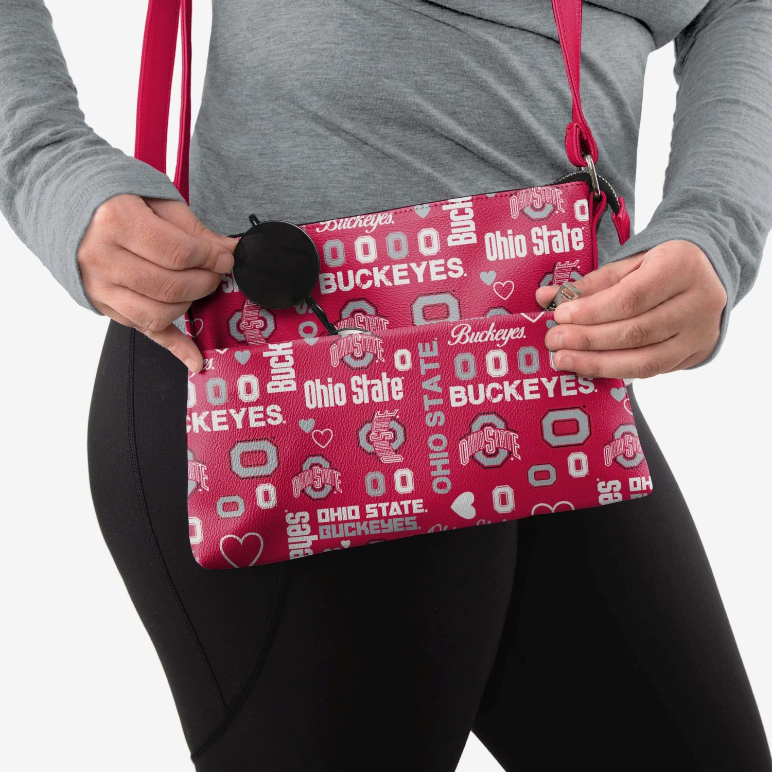 FOCO Ohio State Buckeyes Logo Love Crossbody Purse 3 FOCO Ohio State Buckeyes Logo Love Crossbody Purse - Image 3