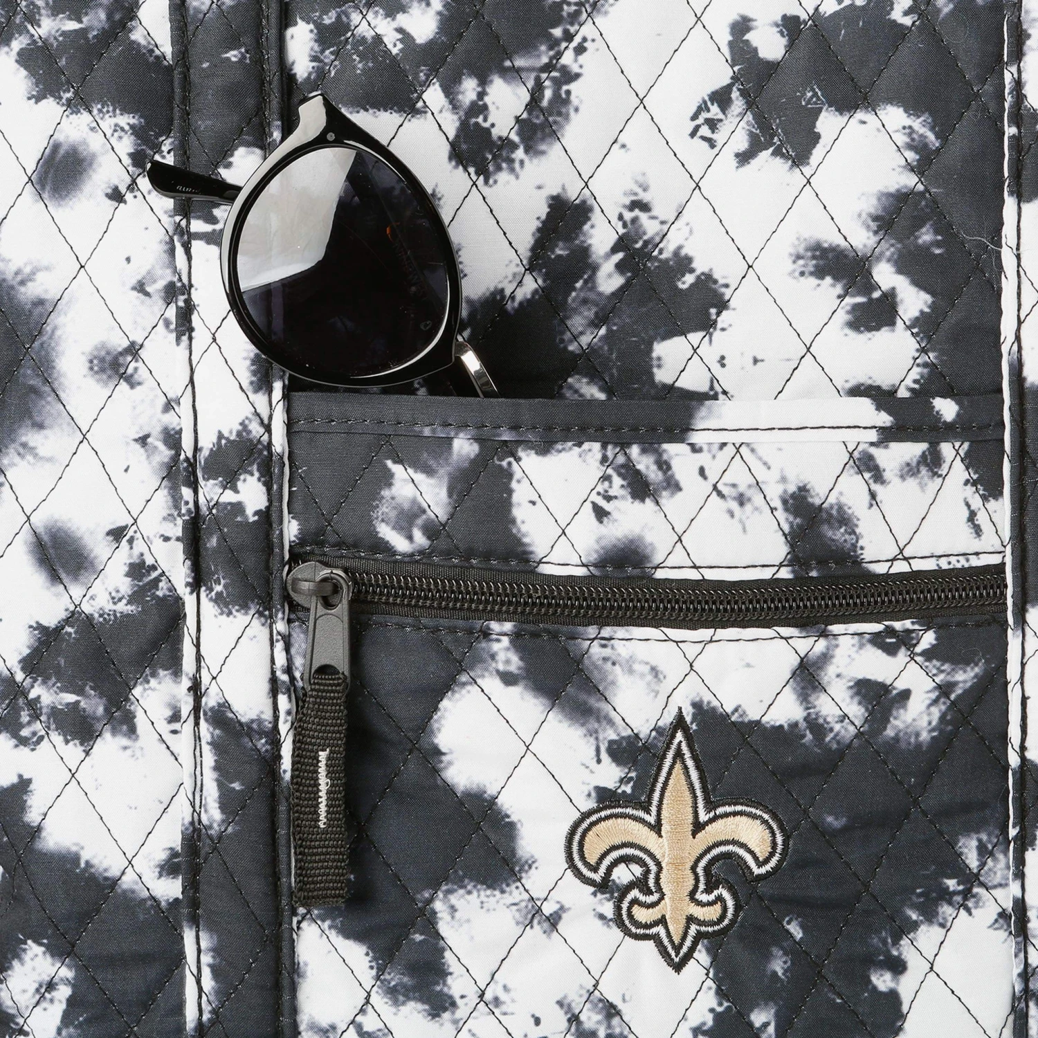 FOCO New Orleans Saints Tie-Dye Takeaway Tote Bag 3 FOCO New Orleans Saints Tie-Dye Takeaway Tote Bag - Image 3