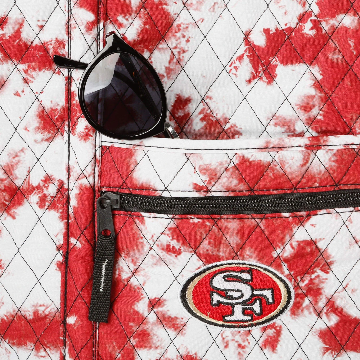 FOCO San Francisco 49ers Tie-Dye Takeaway Tote Bag 3 FOCO San Francisco 49ers Tie-Dye Takeaway Tote Bag - Image 3