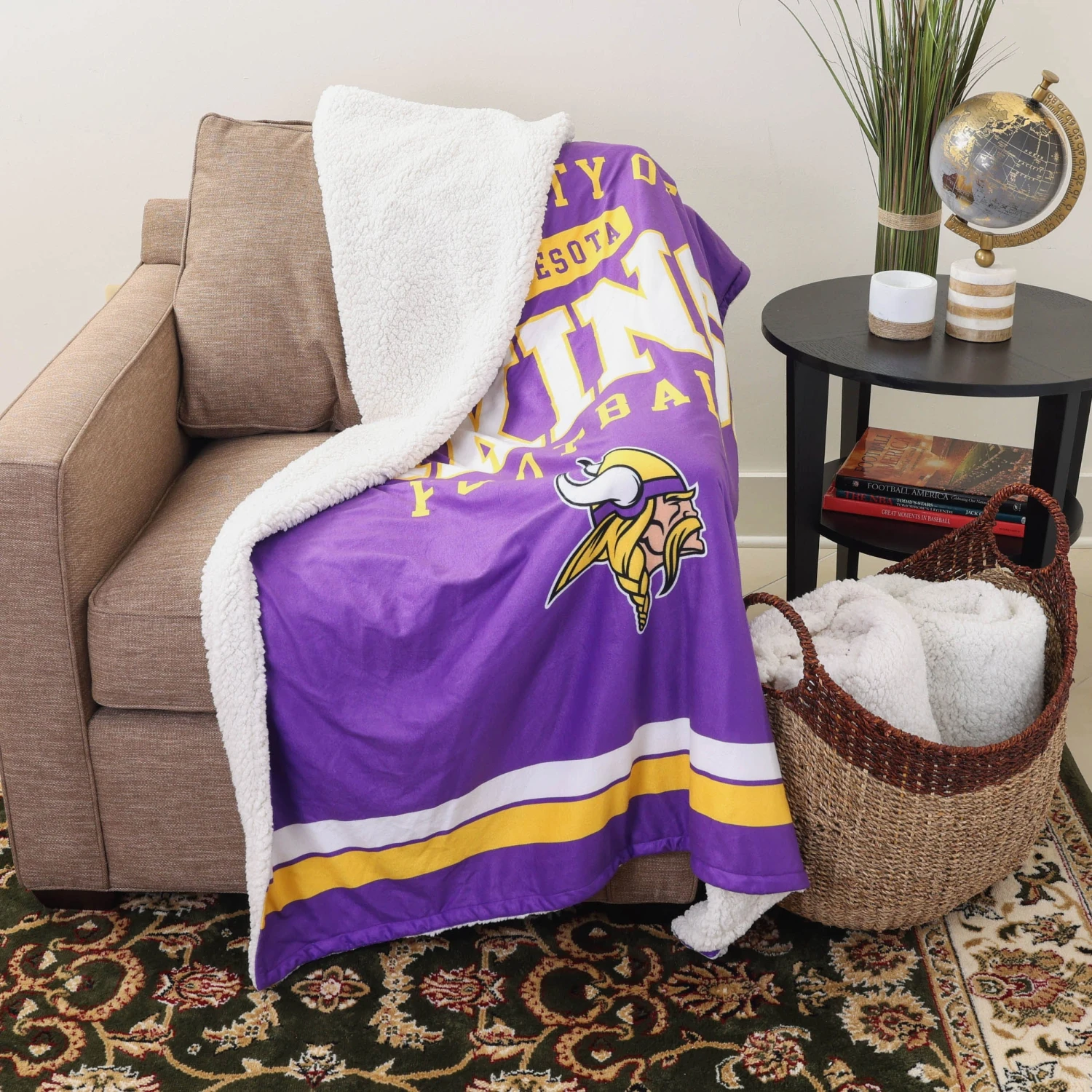 FOCO Minnesota Vikings Team Property Sherpa Plush Throw Blanket 2 FOCO Minnesota Vikings Team Property Sherpa Plush Throw Blanket - Image 2