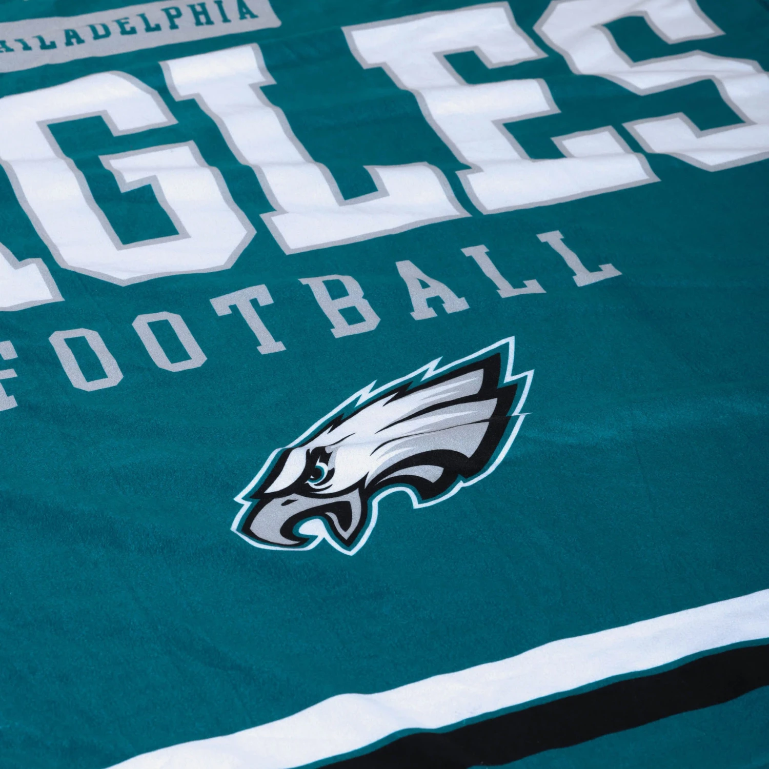 FOCO Philadelphia Eagles Team Property Sherpa Plush Throw Blanket 5 FOCO Philadelphia Eagles Team Property Sherpa Plush Throw Blanket - Image 5