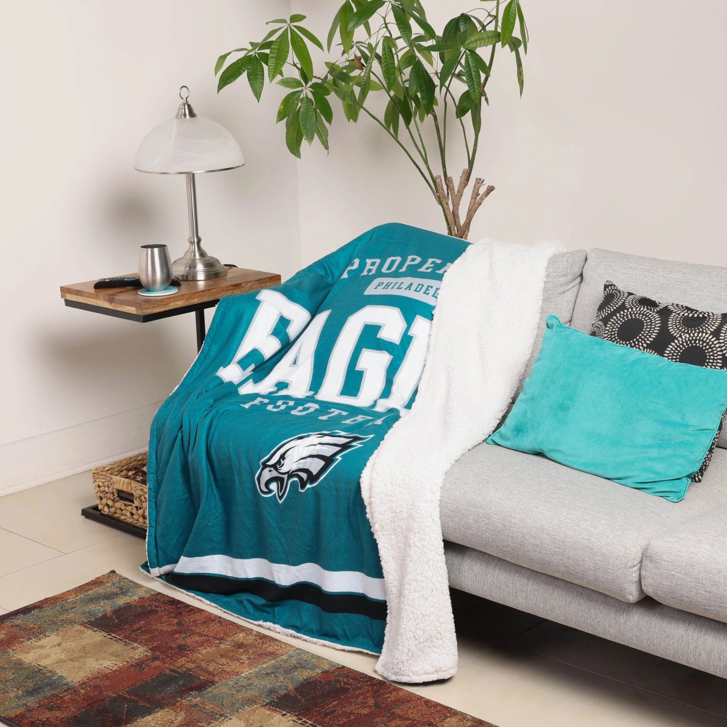 FOCO Philadelphia Eagles Team Property Sherpa Plush Throw Blanket 2 FOCO Philadelphia Eagles Team Property Sherpa Plush Throw Blanket - Image 2