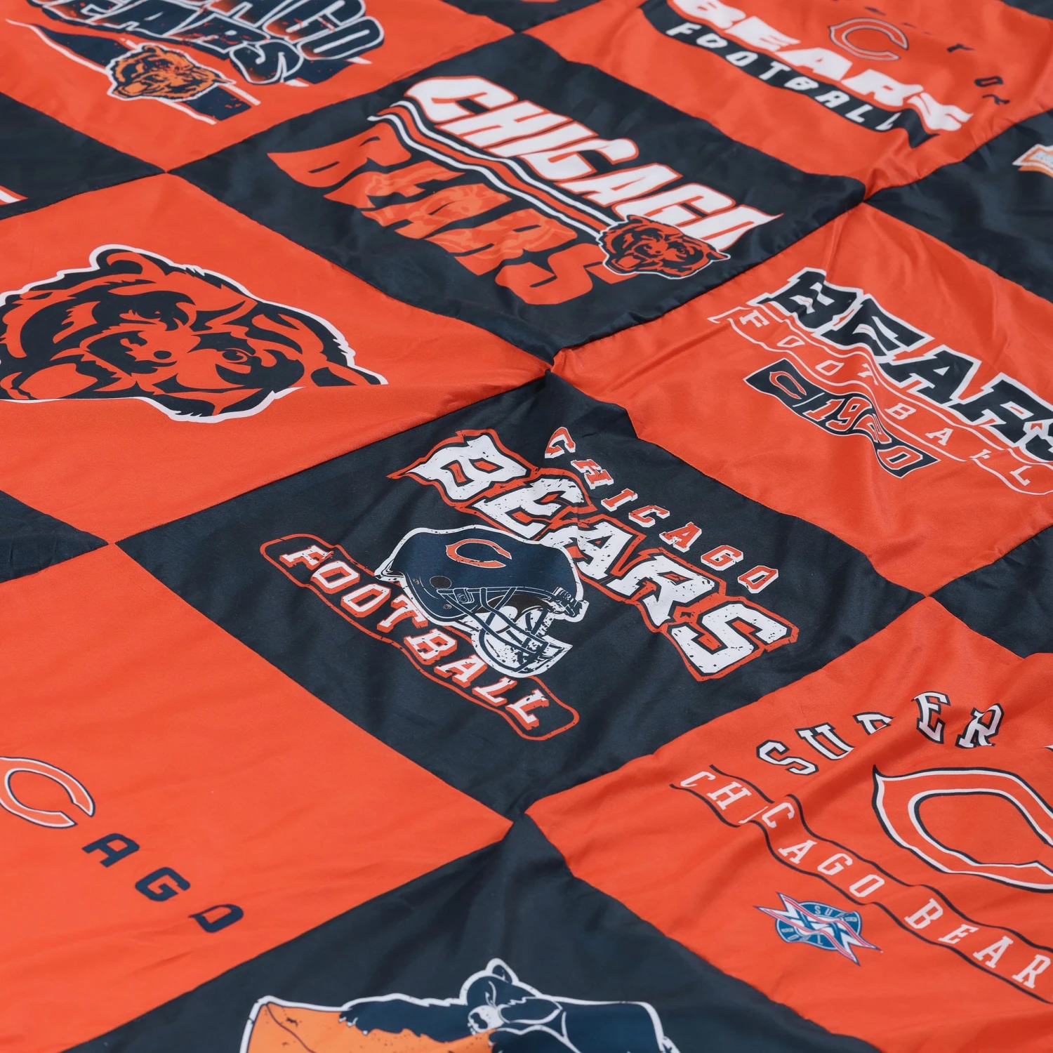 FOCO Chicago Bears Team Pride Patches Quilt 5 FOCO Chicago Bears Team Pride Patches Quilt - Image 5