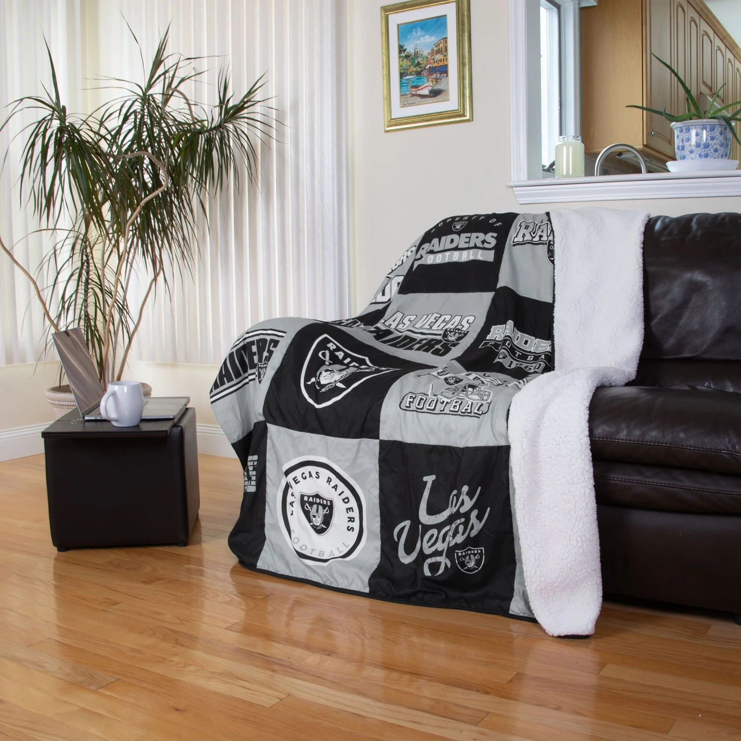 FOCO Las Vegas Raiders Team Pride Patches Quilt 2 FOCO Las Vegas Raiders Team Pride Patches Quilt - Image 2