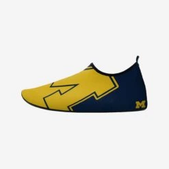 FOCO Michigan Wolverines Mens Colorblock Water Shoe