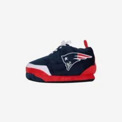 FOCO New England Patriots Youth Plush Sneaker Slipper
