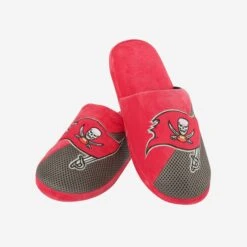 FOCO Tampa Bay Buccaneers Team Logo Staycation Slipper -Fashion General Store SLPNFTLSYCATB g3