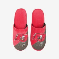 FOCO Tampa Bay Buccaneers Team Logo Staycation Slipper -Fashion General Store SLPNFTLSYCATB g4