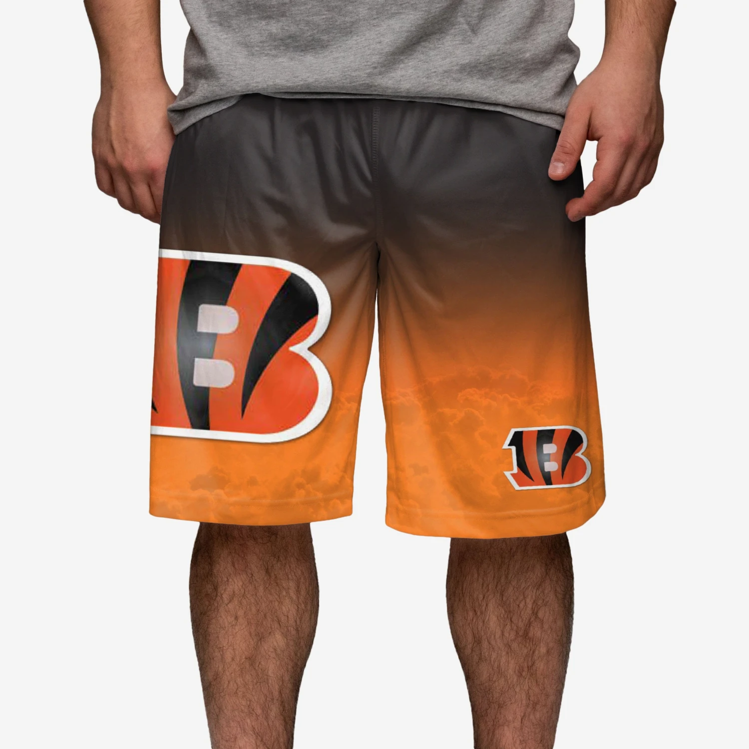 FOCO Cincinnati Bengals Gradient Big Logo Training Shorts 1 FOCO Cincinnati Bengals Gradient Big Logo Training Shorts